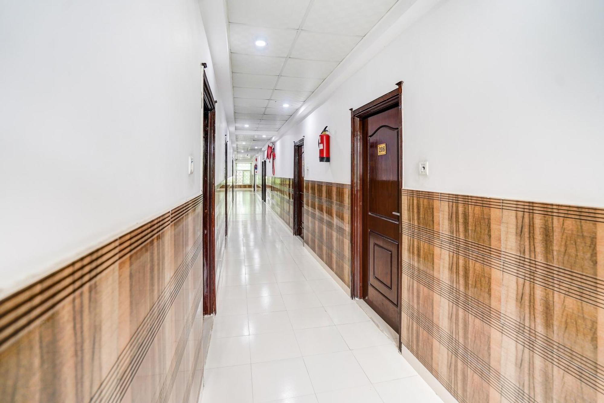 Super Hotel O Sgpgi Bijnaur Bagian luar foto